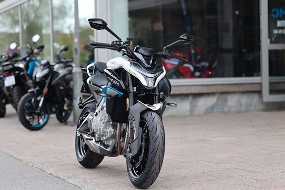 CFMOTO 675 NK | Glacier White |  RÄNTEFRITT 2 of 17