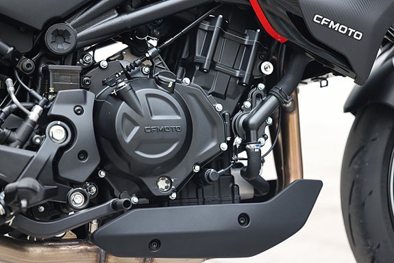 CFMOTO 450 NK | A2 | RÄNTEFRITT 7 of 14