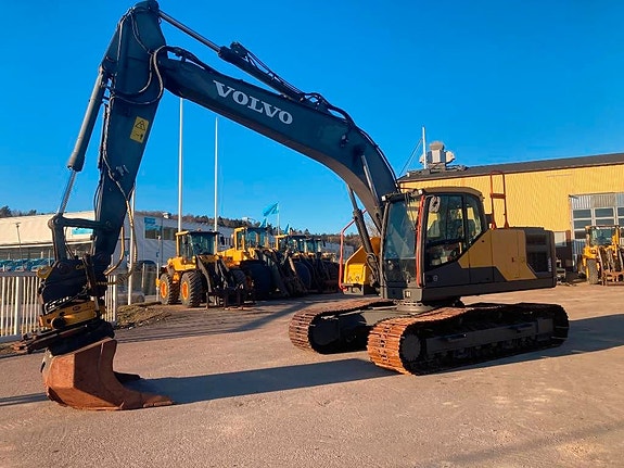 Volvo EC 220 E
