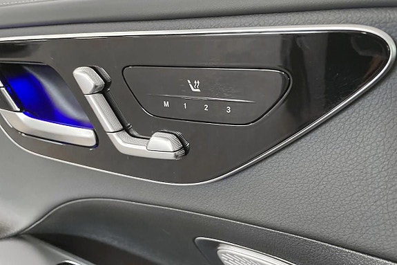Mercedes-Benz C300 de 14 of 17