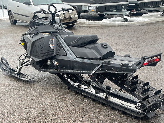 Lynx Boondocker 3900 600R E-Tec 98 mil 4 of 5