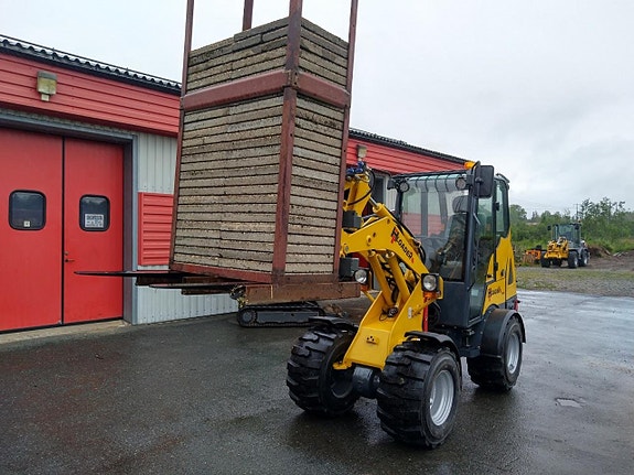 IH 35 HDC +serie / Premium lastmaskin