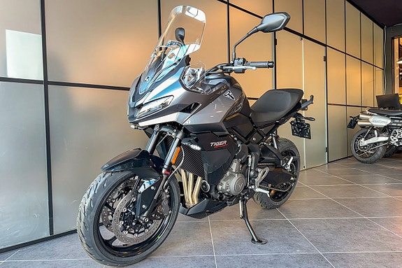 Triumph Tiger 800 Sport 2 of 5
