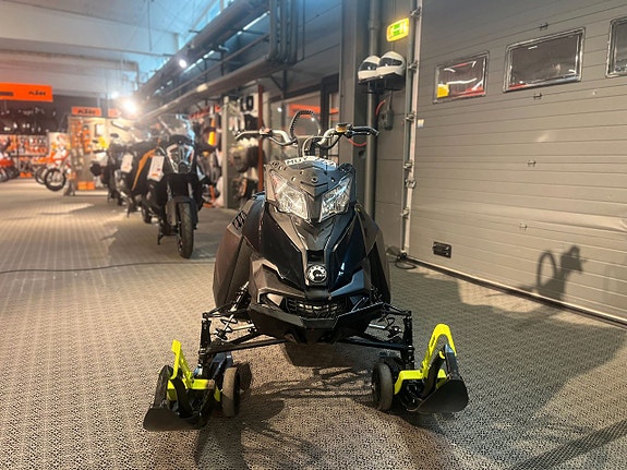 Ski-Doo Summit T3 154" 800 E-Tec - 2016 4 of 11
