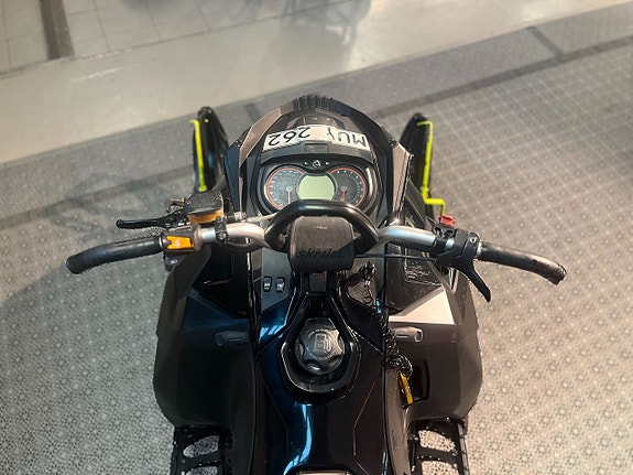 Ski-Doo Summit T3 154" 800 E-Tec - 2016 8 of 11