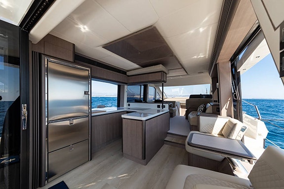 NY Galeon 560 Flybridge/ Galeon 570 Skydeck - Måste upplevas 3 of 12