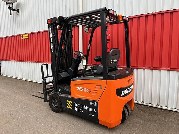 Doosan B 15 T-7 3 of 4
