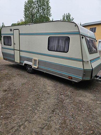 TEC 530 "långbäddar/överslaf " Förtält