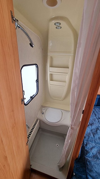 Adria ADORA 562 UP DB 8 of 10