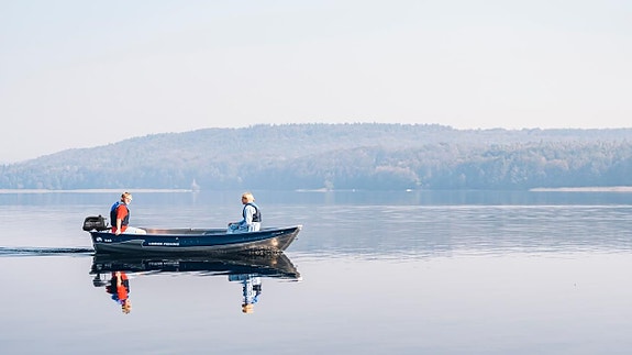 Linder Fishing 440 Mercury F5 2 of 4