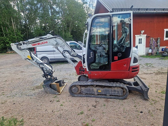Takeuchi TB 230 3 of 5