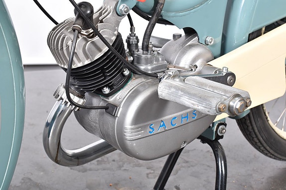 Sachs Crescent 1125B Saxoped 12 of 17