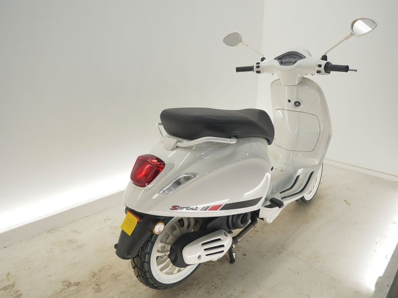 Vespa 50 White "Probike Edition" 3 of 3