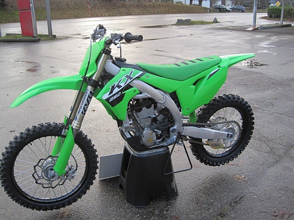 Kawasaki KX 250 2 of 3