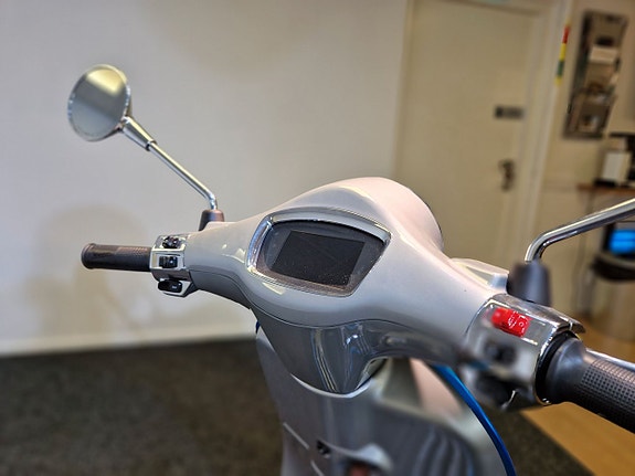 Piaggio Vespa Elettrica L3 70km/h /OUTLET! 5 of 5