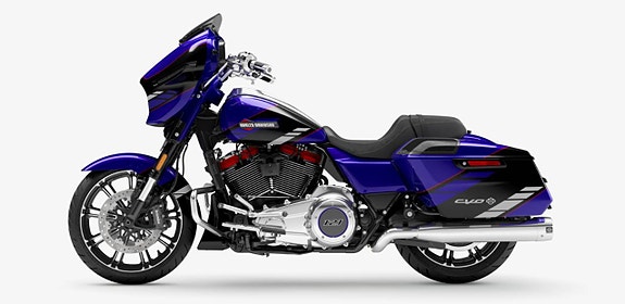 Harley-Davidson FLHXSE CVO Street Glide 5 of 9