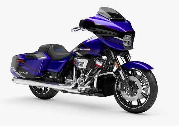 Harley-Davidson FLHXSE CVO Street Glide 2 of 9