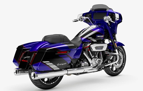 Harley-Davidson FLHXSE CVO Street Glide 9 of 9