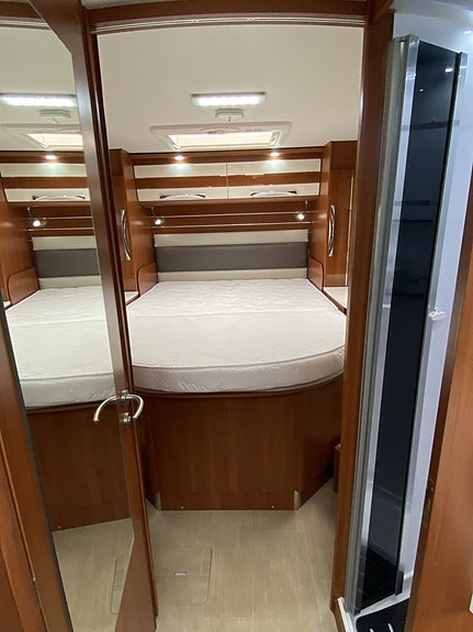 Mobilvetta K-YACHT 89 TEKNO LINE Queensbed 13 of 21