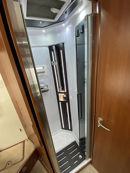 Mobilvetta K-YACHT 89 TEKNO LINE Queensbed 21 of 21