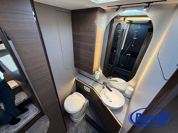 Adria Supersonic 780 SL Skinn * Mercedes * Långbäddar 14 of 15