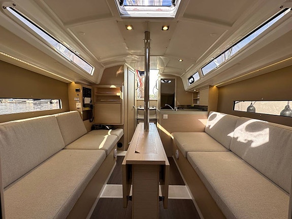 Beneteau Oceanis 30.1 | 2020 8 of 12