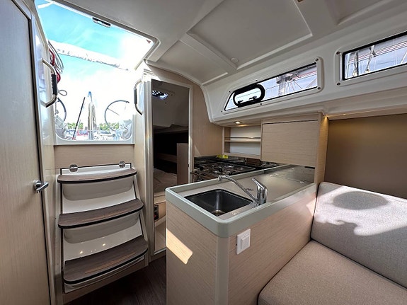 Beneteau Oceanis 30.1 | 2020 10 of 12