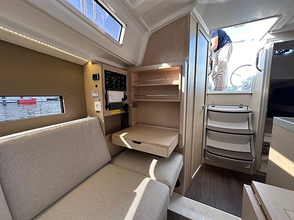 Beneteau Oceanis 30.1 | 2020 9 of 12
