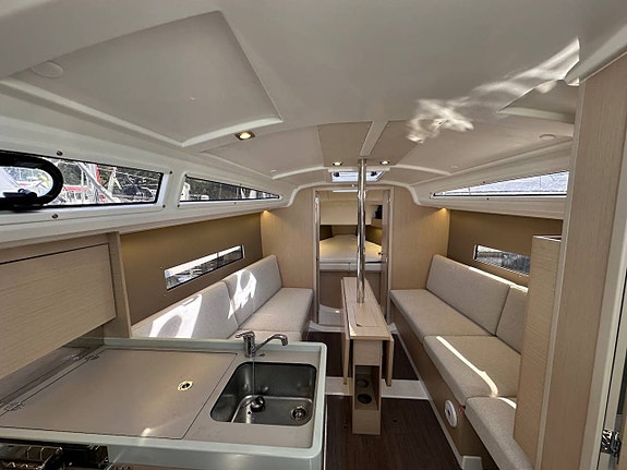 Beneteau Oceanis 30.1 | 2020 6 of 12
