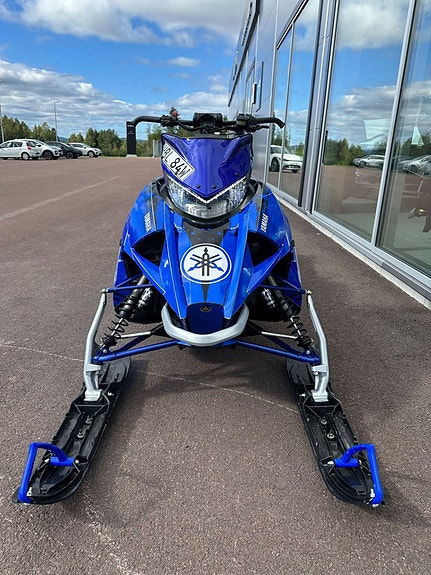 Yamaha MOUNTAINMAX 800 2 of 7