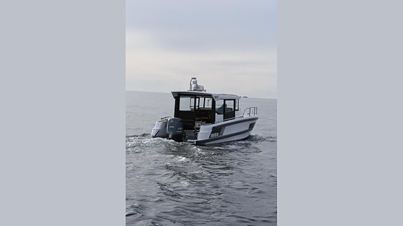 Ibiza 811 Explorer -21 Yamaha F300BETX -21 10 of 30