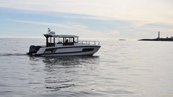 Ibiza 811 Explorer -21 Yamaha F300BETX -21 20 of 30