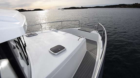 Ibiza 811 Explorer -21 Yamaha F300BETX -21 23 of 30