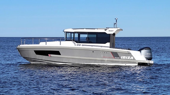 Ibiza 811 Explorer -21 Yamaha F300BETX -21 2 of 5