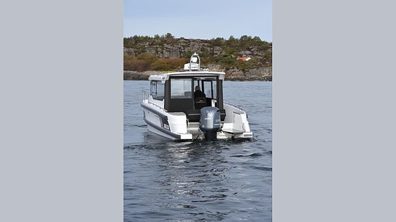 Ibiza 811 Explorer -21 Yamaha F300BETX -21 13 of 30