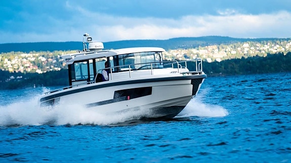 Ibiza 811 Explorer -21 Yamaha F300BETX -21 25 of 30