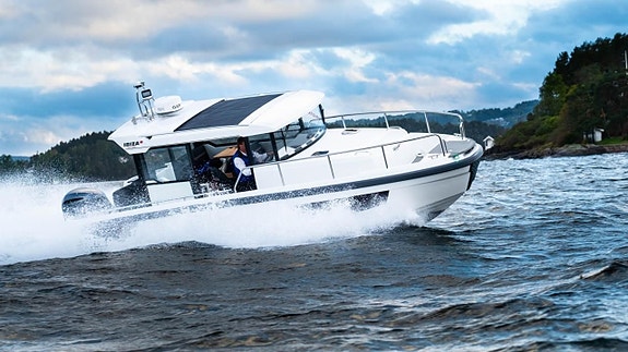 Ibiza 811 Explorer -21 Yamaha F300BETX -21 5 of 5