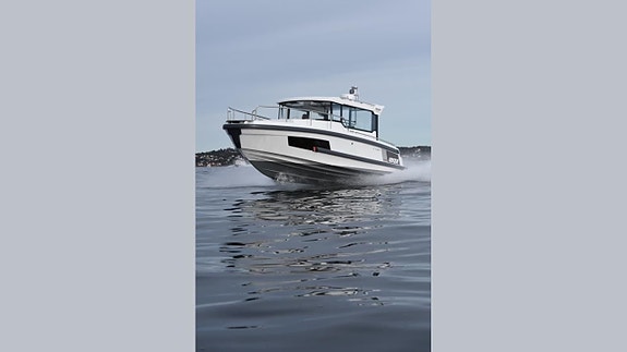 Ibiza 811 Explorer -21 Yamaha F300BETX -21 17 of 30