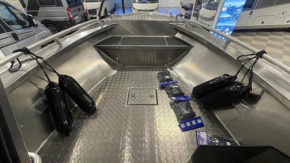 Arronet 24.5 Surprise H | Mercury F250-V8 18 of 23