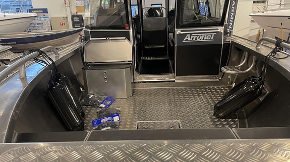 Arronet 24.5 Surprise H | Mercury F250-V8 2 of 23