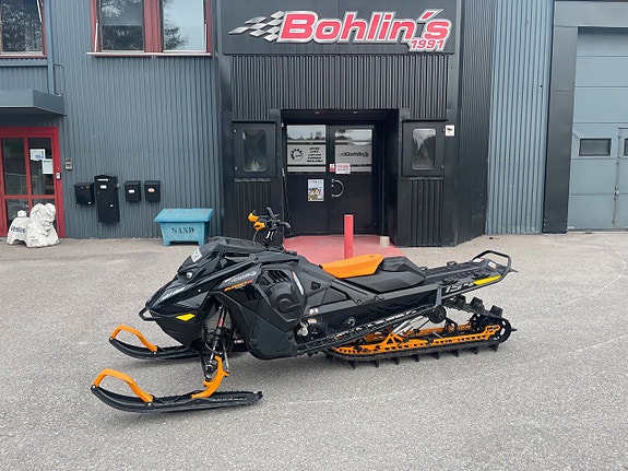 Ski-doo Summit Expert 154" 850 E-tec HUB -24 *55 mil*