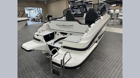 Micore 61BR R-Design med Yamaha 115 VMAX. Nyhet 3 of 5