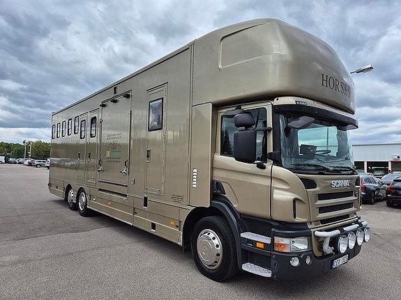 Scania P360 Hästlastbil 2 of 11