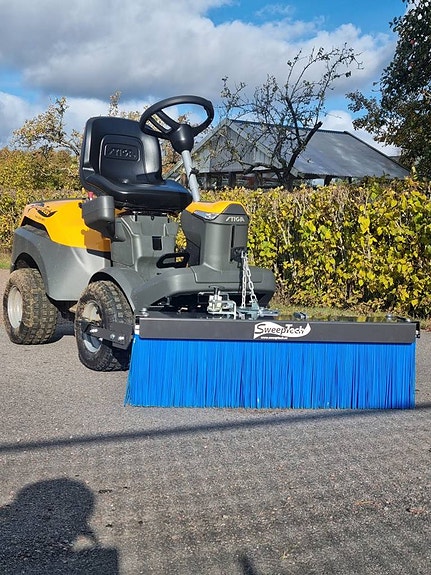 Sweeptech SPB Push Broom till Stiga Park. Sopborste