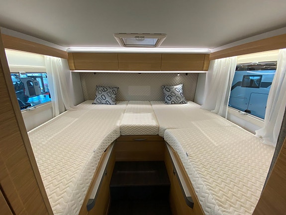 Adria Matrix 670 SL 60 Y /B-körkort/Taksäng/Automat/5 bältad 8 of 29