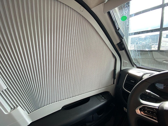 Adria Matrix 670 SL 60 Y /B-körkort/Taksäng/Automat/5 bältad 23 of 29