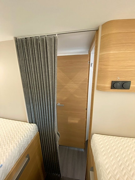 Adria Matrix 670 SL 60 Y /B-körkort/Taksäng/Automat/5 bältad 12 of 29
