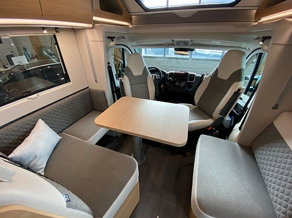 Adria Matrix 670 SL 60 Y /B-körkort/Taksäng/Automat/5 bältad 25 of 29