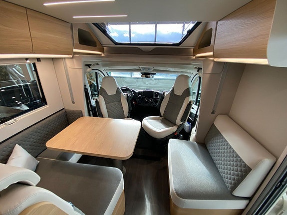Adria Matrix 670 SL 60 Y /B-körkort/Taksäng/Automat/5 bältad 24 of 29