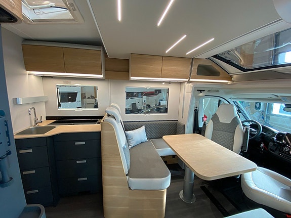 Adria Matrix 670 SL 60 Y /B-körkort/Taksäng/Automat/5 bältad 27 of 29
